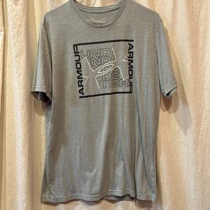 ⚜️ grey UNDER ARMOUR graphic tshirt Sz L